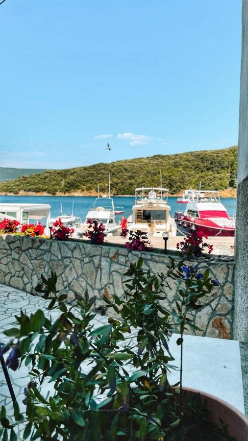 Guesthouse Porto เซรส ภายนอก รูปภาพ