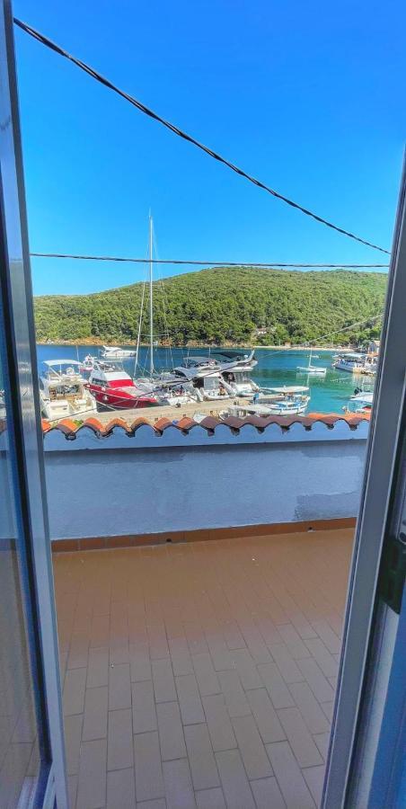 Guesthouse Porto เซรส ภายนอก รูปภาพ